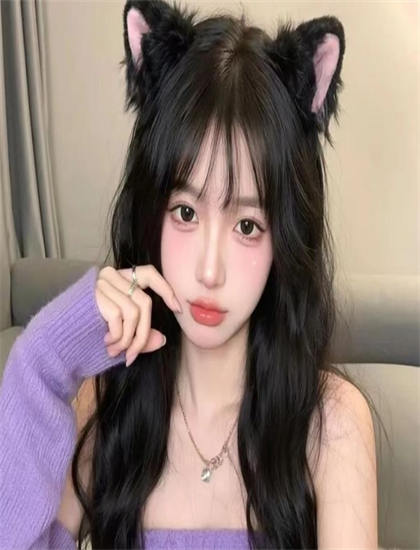 驼峰上的爱不同导演版本比较：艺术风格差异分析