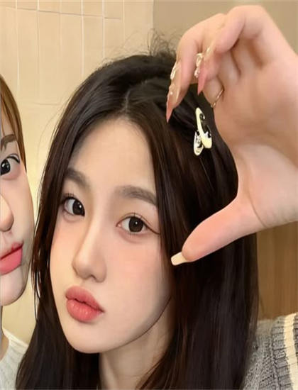 传记片经典《未亡人と女教师》的人物塑造与情感表达 ——传记片爱好者的必读指南